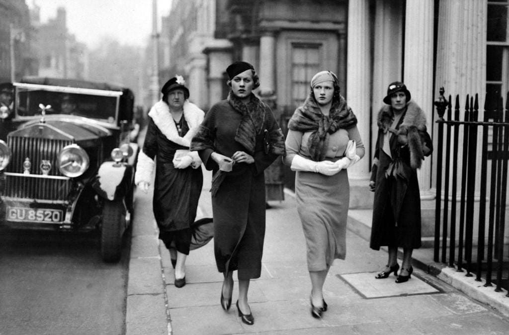 Damas pavoneándose - Londres, años 30