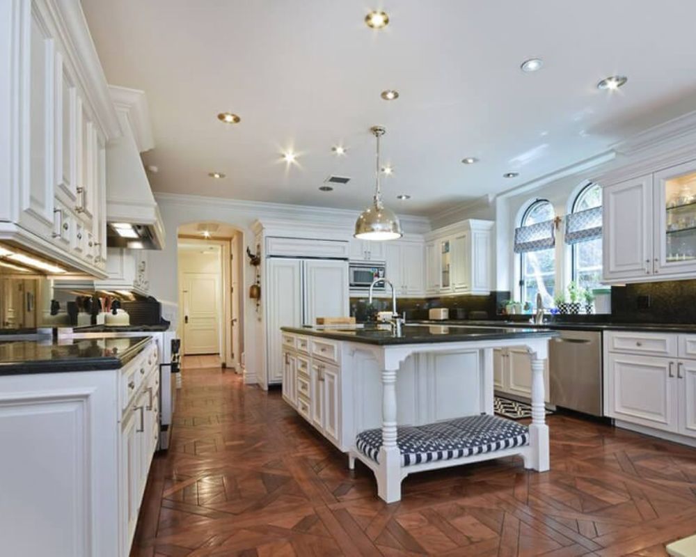 Tori Spelling's Mansion in Encino, California