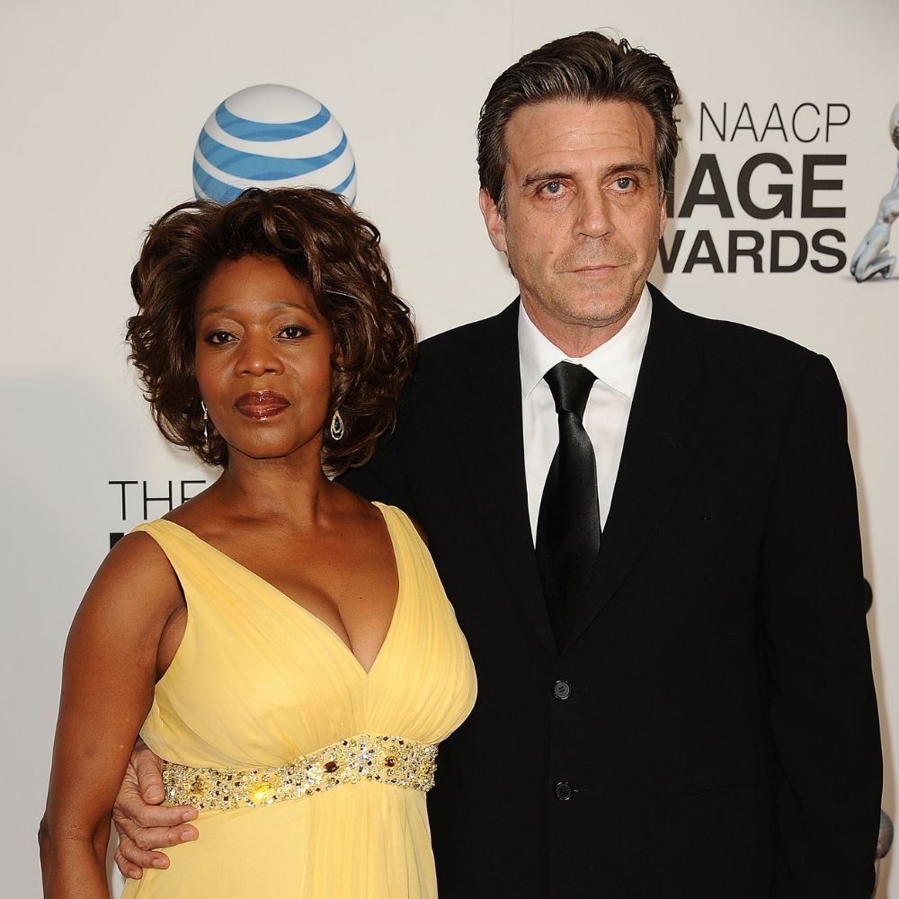 Alfre Woodard y Roderick Spencer