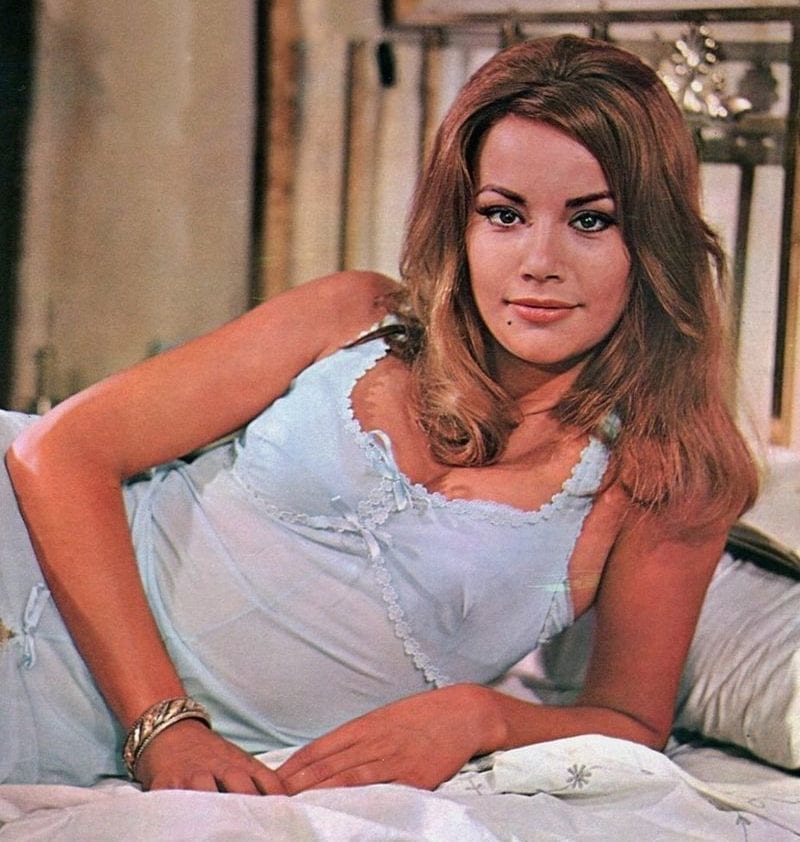 Claudine Auger - Domino