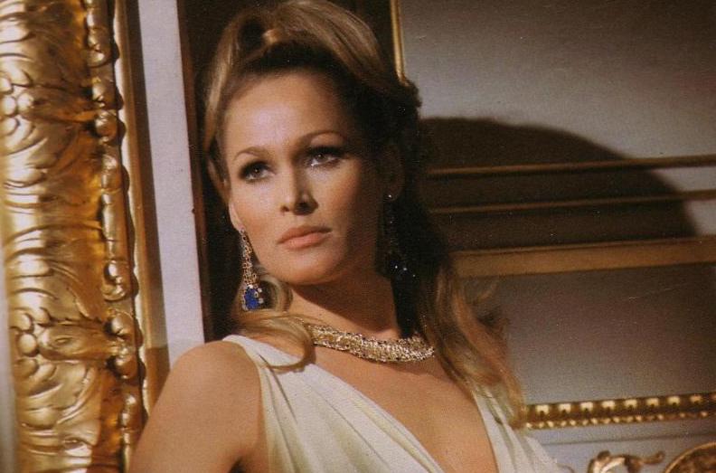 Ursula Andress - Honey Ryder