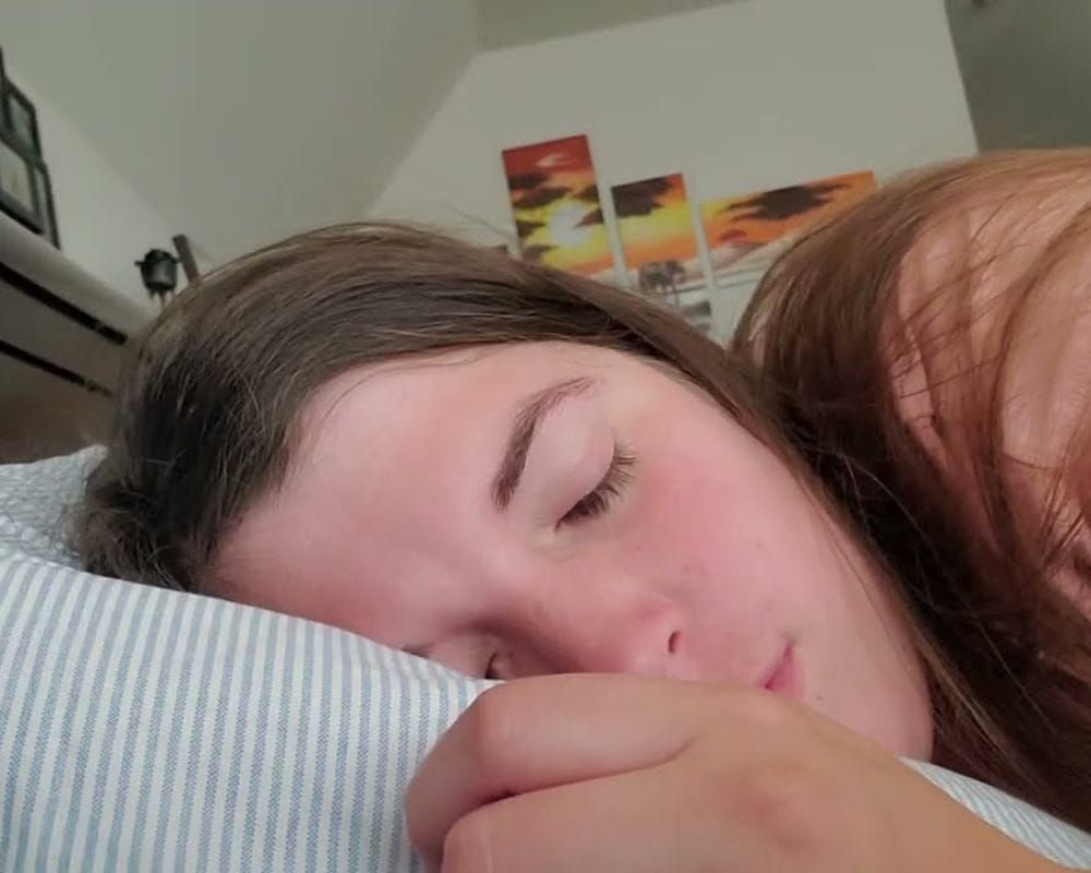 Sleeping With Contact Lenses In