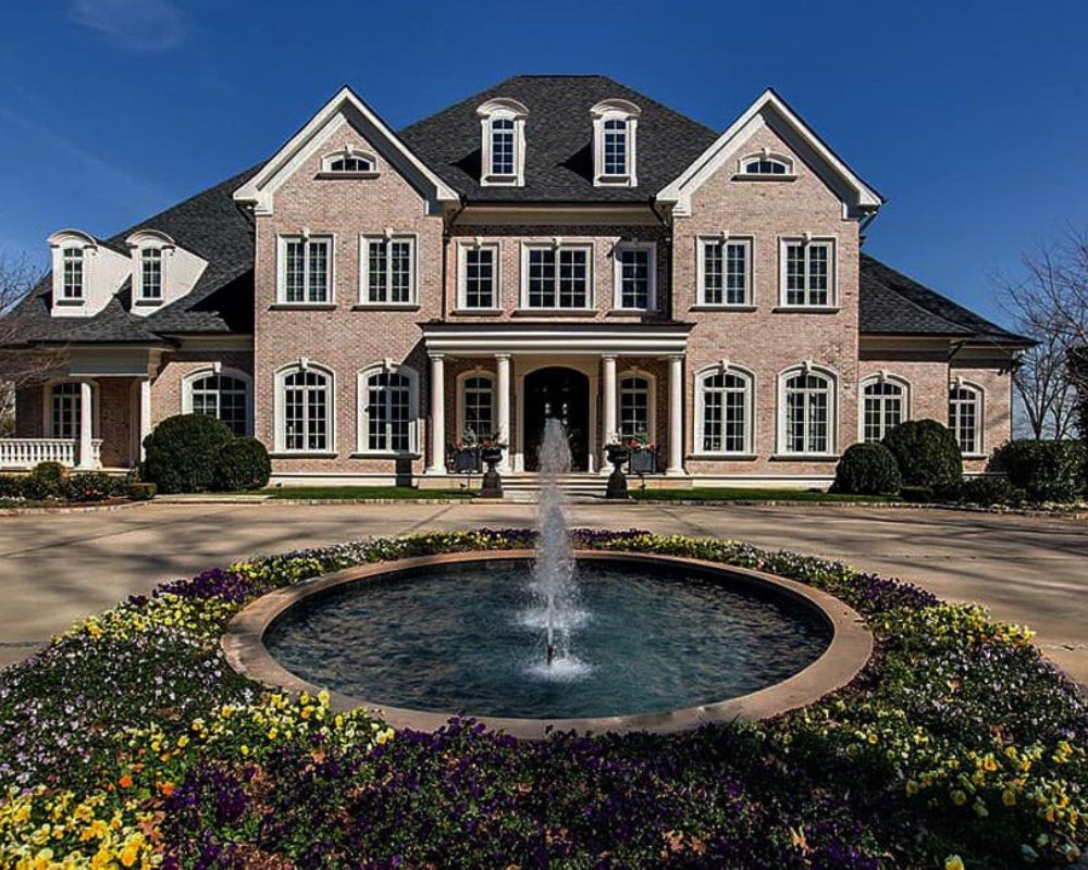 Kelly Clarkson's Home in Henderson, Tennessee