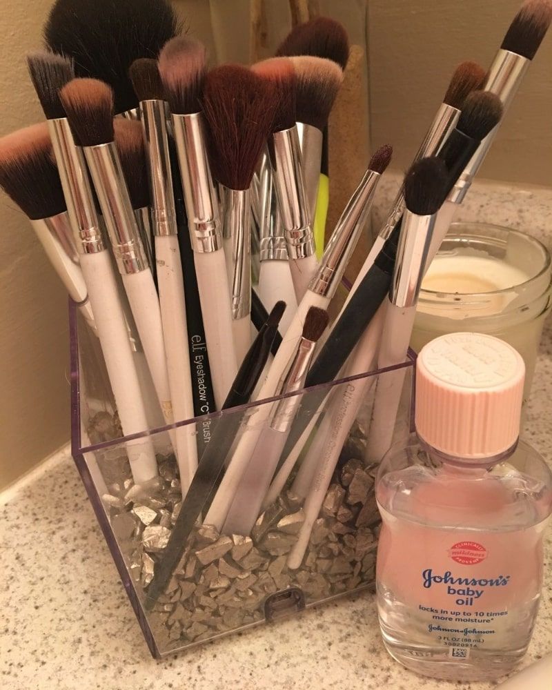 Deep Clean Your Makeup Brushes