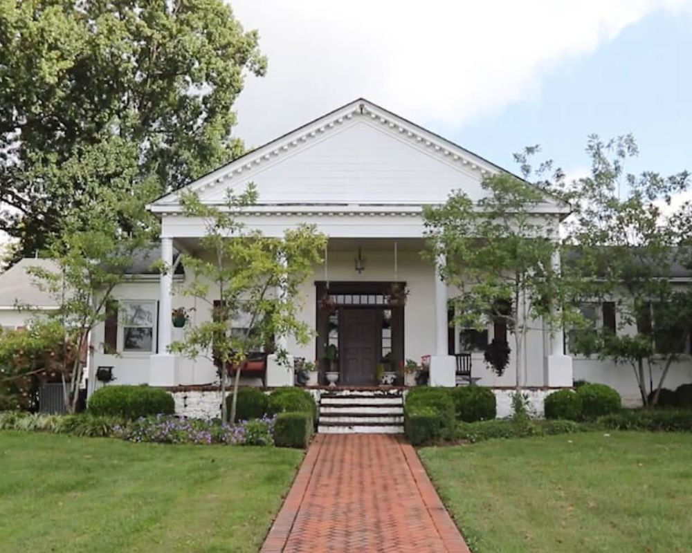 A Kentucky Horse Farm Belonging to Johnny Depp