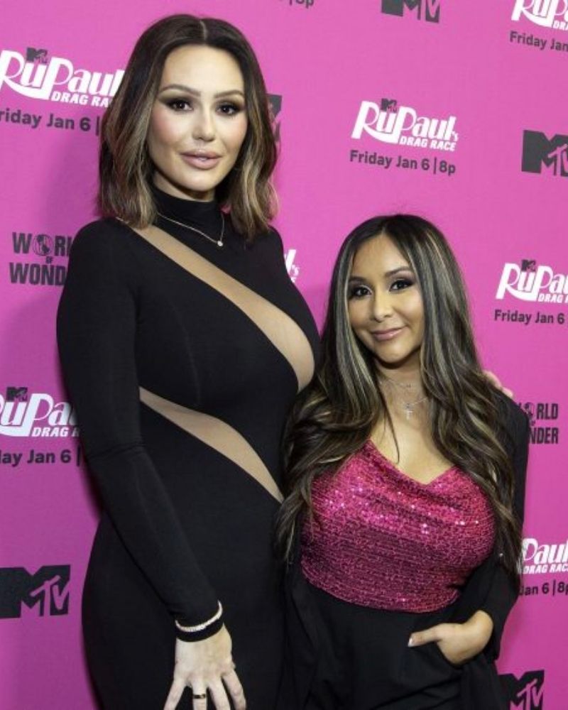 Snooki // 4’8”