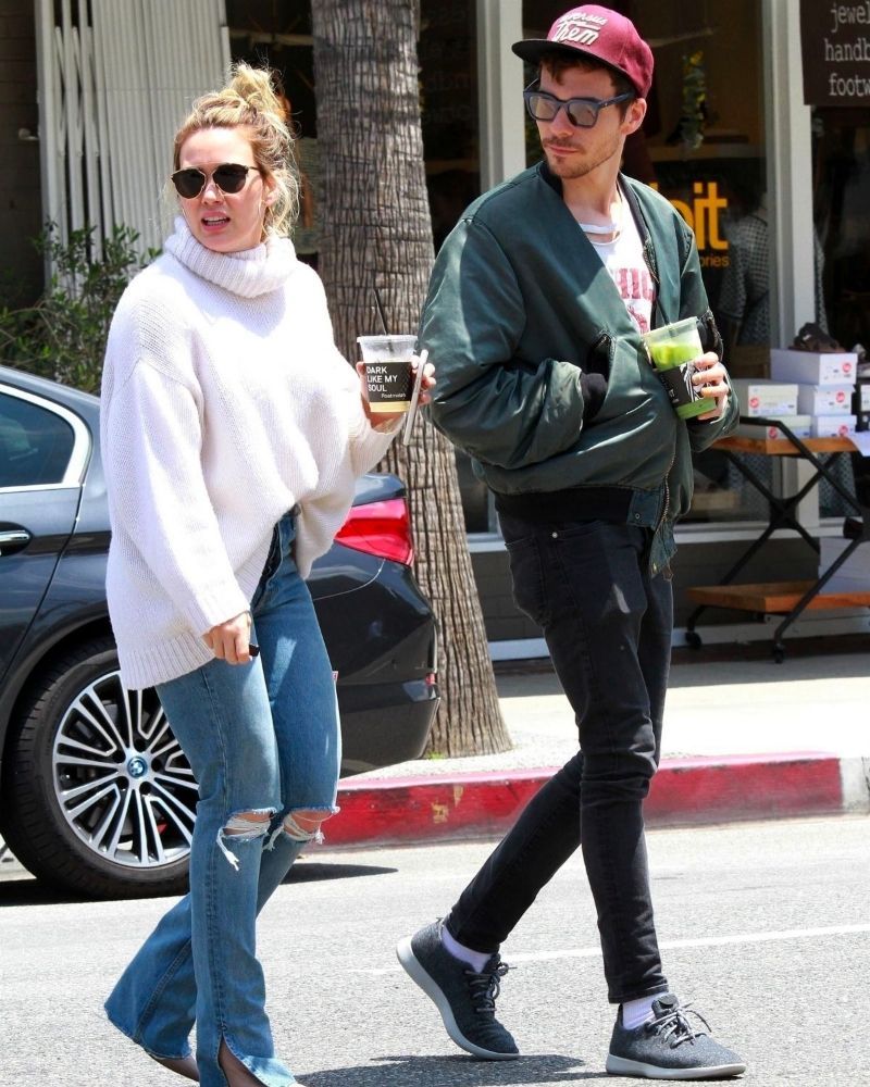 Hilary Duff //5'2"