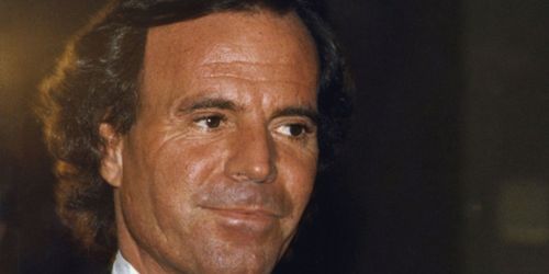 Julio Iglesias: La trayectoria de un ídolo de la música y los amores que marcaron su vida